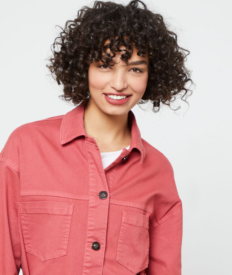 Chaqueta con cinturón frambuesa.