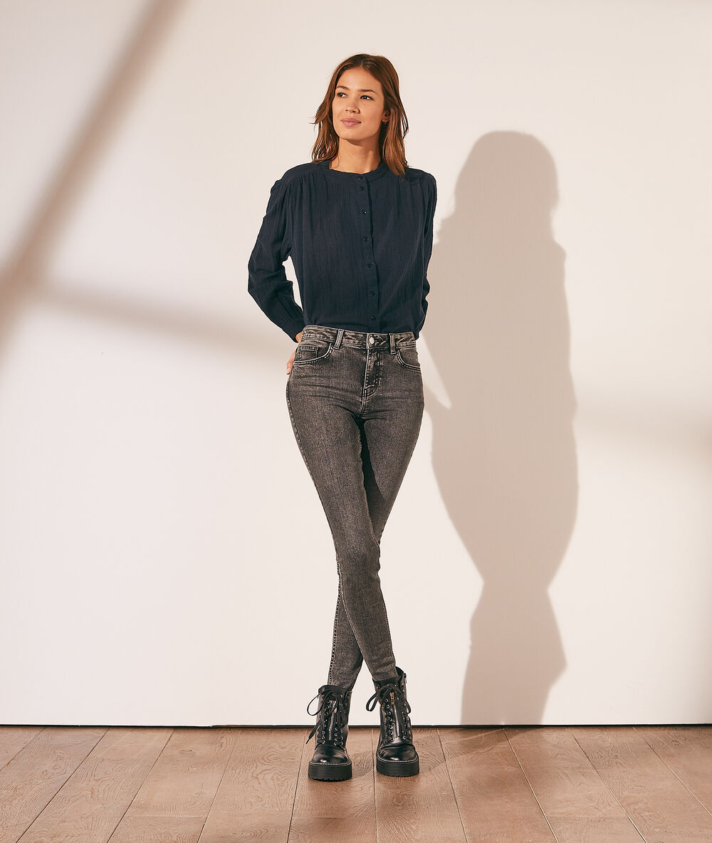 Pantalón vaquero estrecho, efecto desteñido antracita.