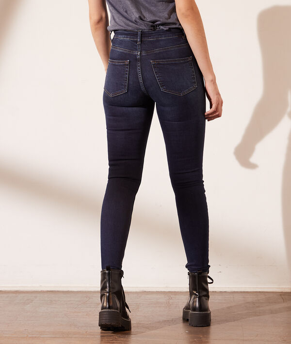 Pantalón vaquero estrecho Pantalón vaquero estrecho