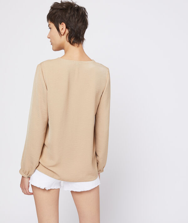Blusa abotonada cuello en V Blusa abotonada cuello en V