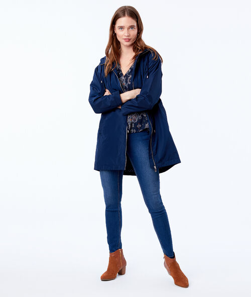 Parka ajustada con capucha Parka ajustada con capucha