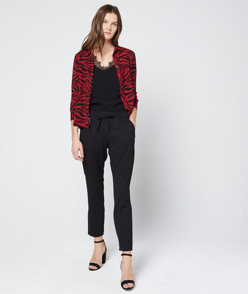 Blusa estampado de cebra granate.