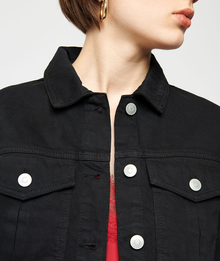 Chaqueta vaquera negro.