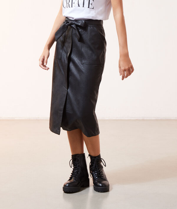 Falda midi efecto piel Falda midi efecto piel