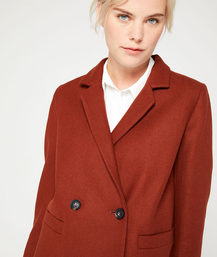 Abrigo masculino con mezcla de lana rojo.