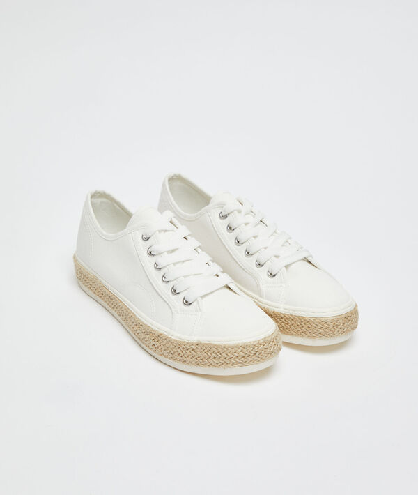 Zapatillas efecto trenzado Zapatillas efecto trenzado