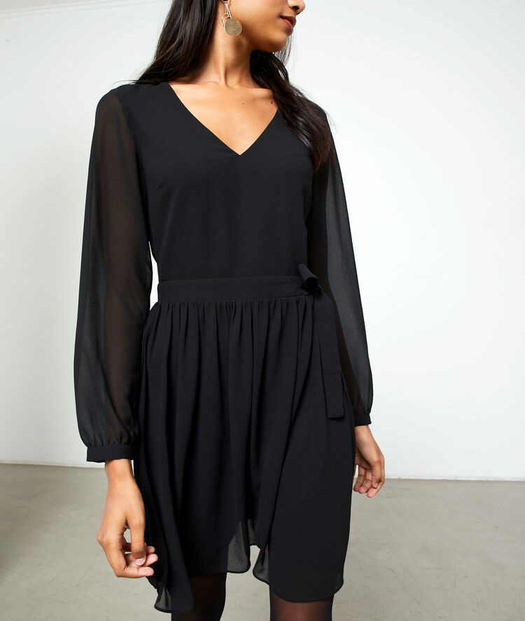 Vestido anudado efecto transparente negro.