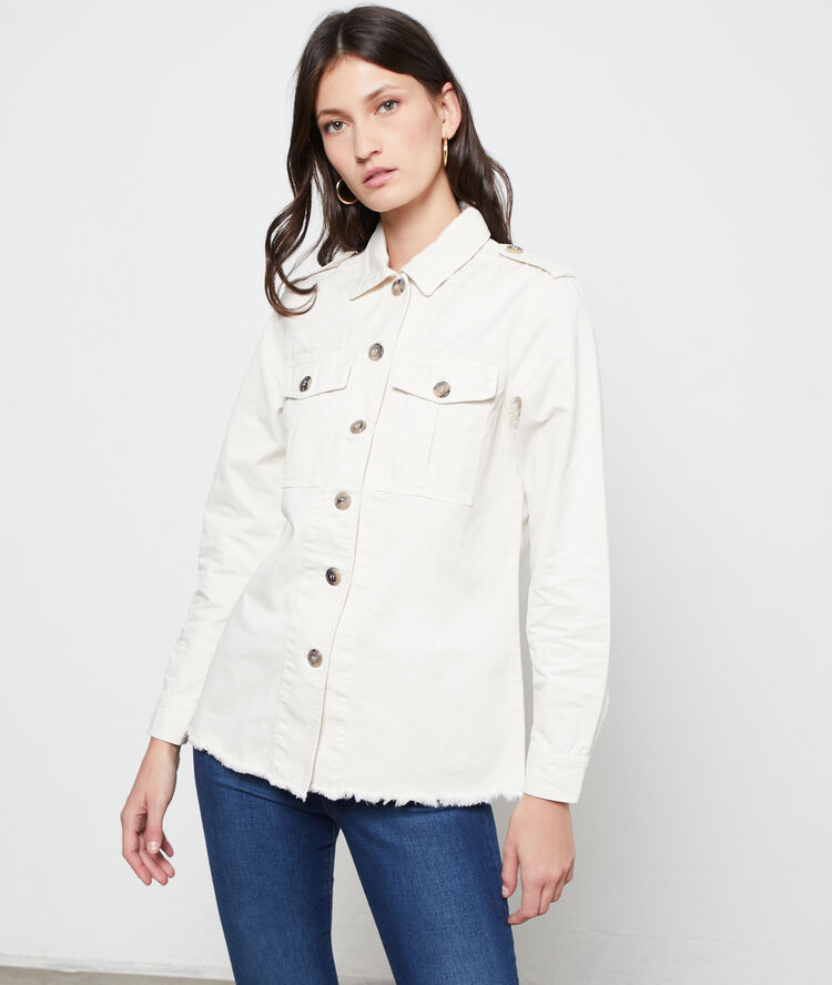 Chaqueta de algodón blanco.