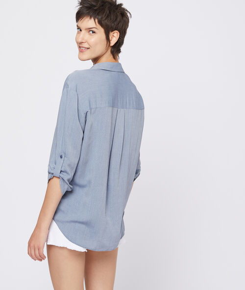 Blusa texturizada cuello en V Blusa texturizada cuello en V