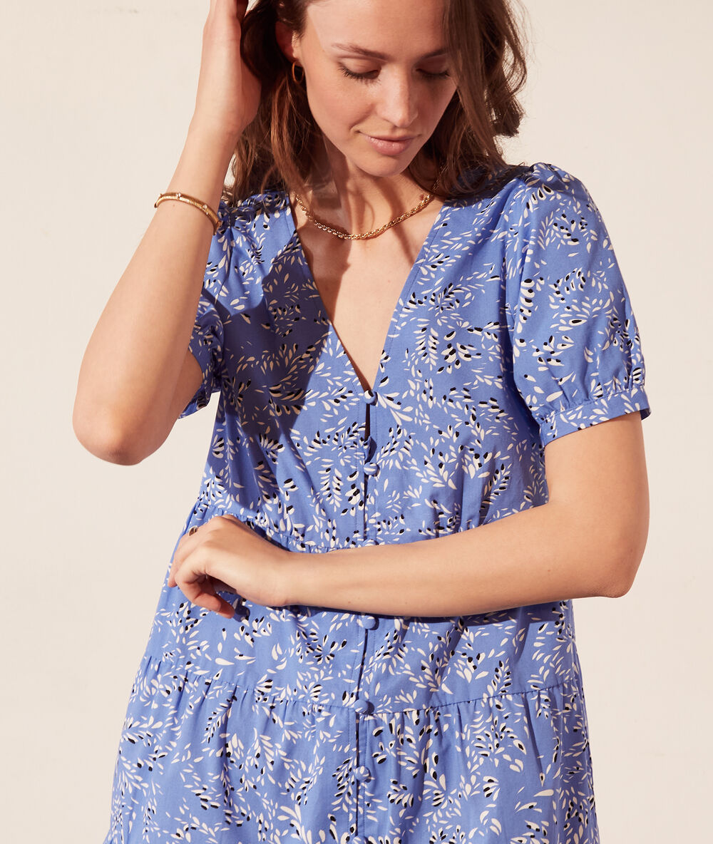 Vestido camisero, corte evasé cielo.