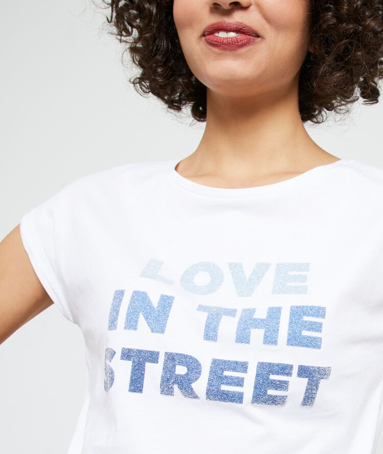 Camiseta de algodón orgánico ‘love in the street’ blanco.