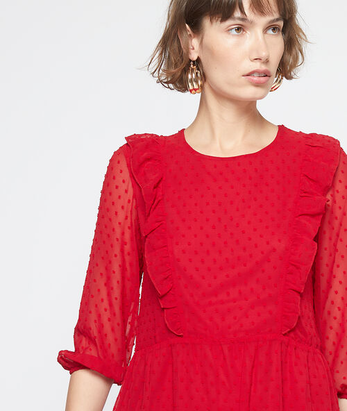 Vestido largo de plumetis rojo.