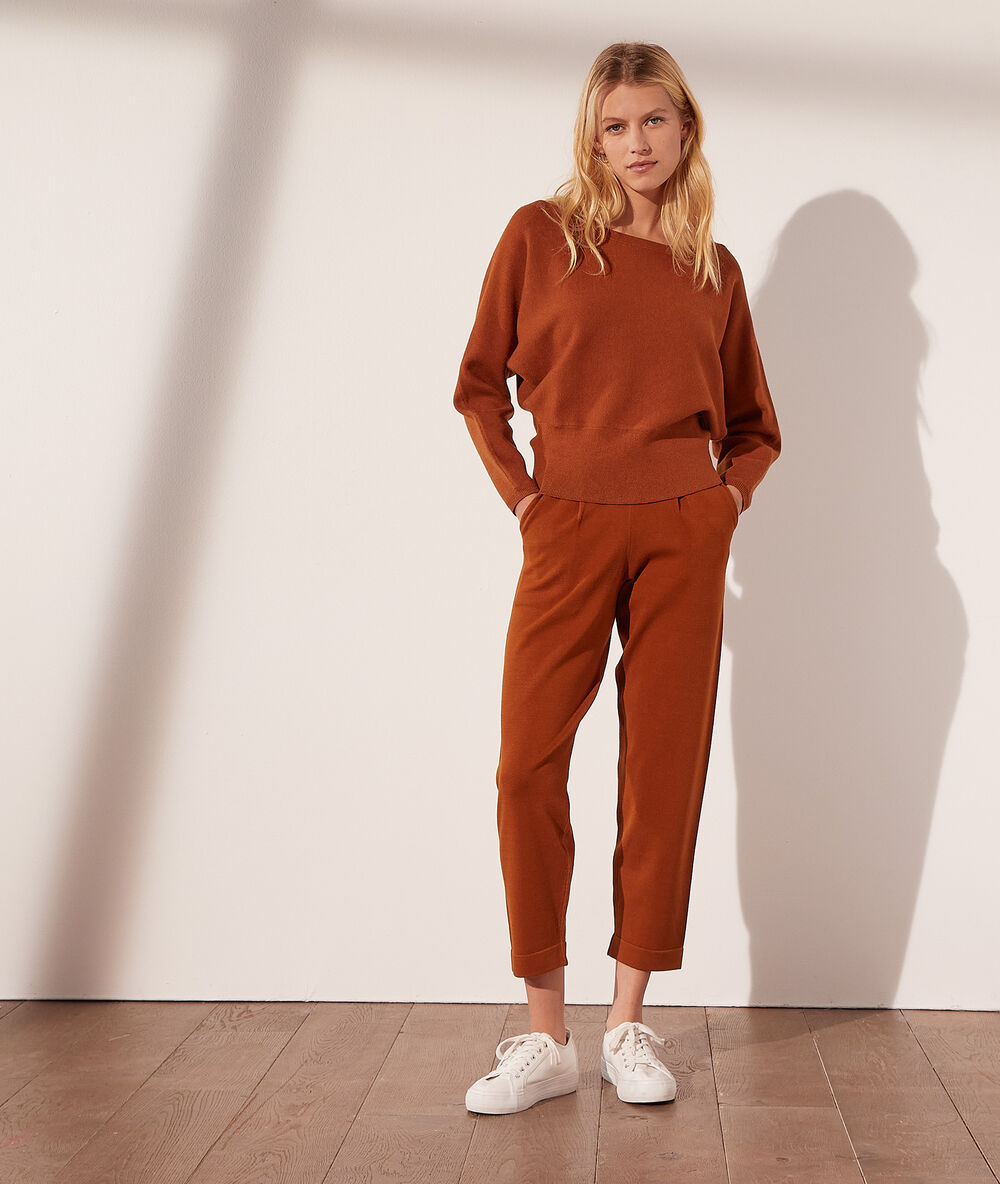 Pantalón jogger caramelo.