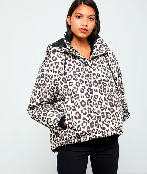 Chaqueta estampado leopardo negro.