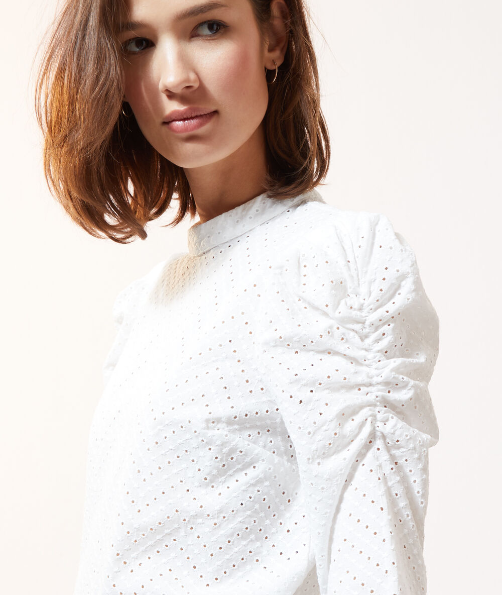 Blusa bordados ingleses crudo.