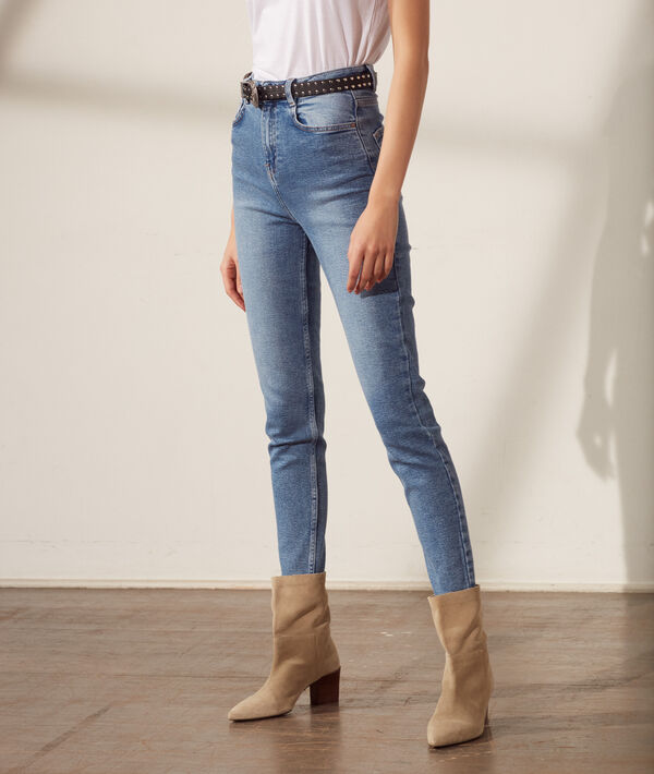 Pantalón vaquero estrecho Pantalón vaquero estrecho