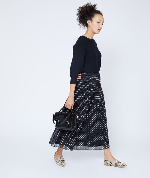 Bolso maletín de mano negro.