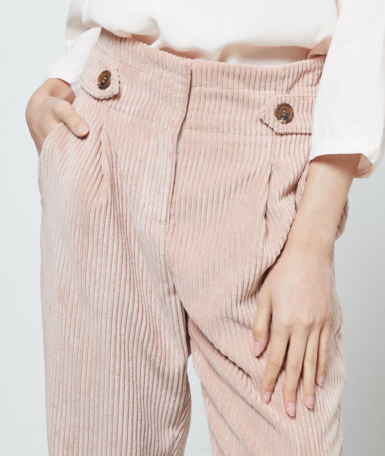 Pantalón talle alto de pana acanalada crudo.