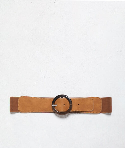 Cintur&oacute;n con hebilla ambarina ocre.