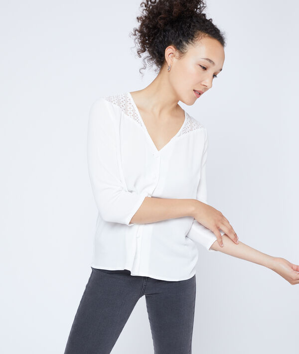 Blusa abotonada de guipur Blusa abotonada de guipur