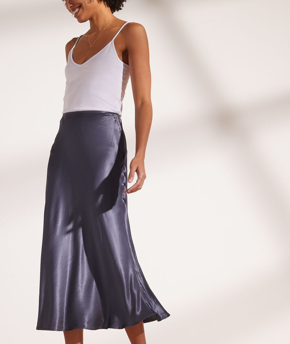 Falda midi satinada c.gris.