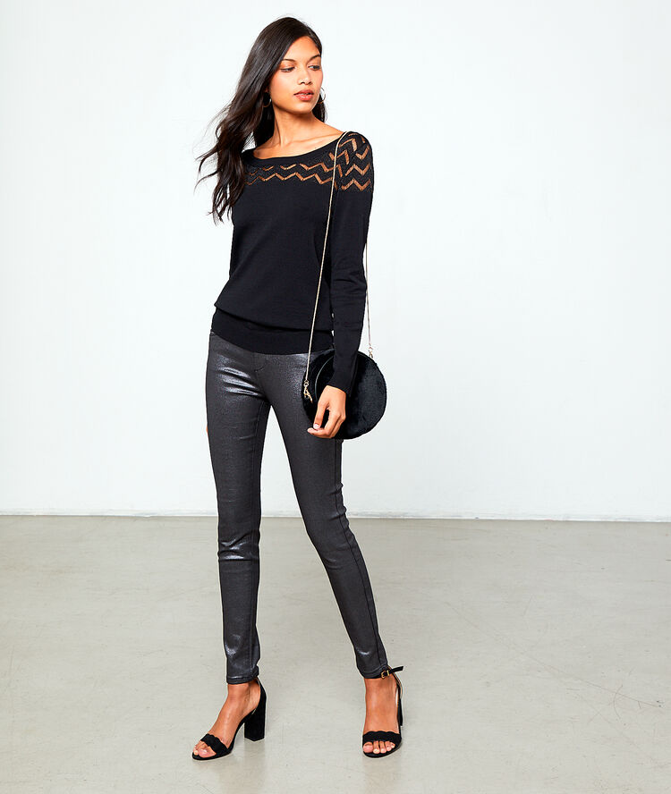 Pantalón ajustado forrado negro.