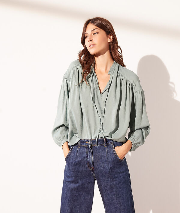 Blusa cuello anudado Blusa cuello anudado