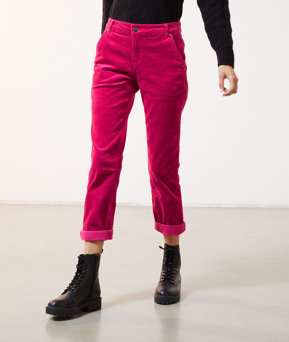 Pantalones de pana aterciopelados fucsia.