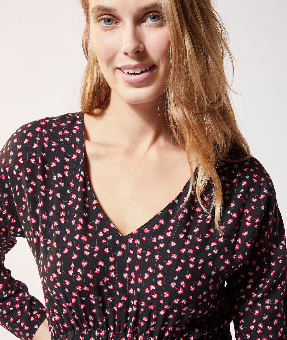 Robe col v noir.