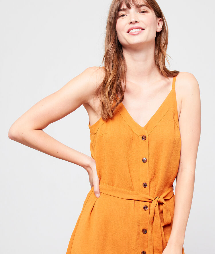 Vestido vaporoso abotonado y con cinturón c.ocre.