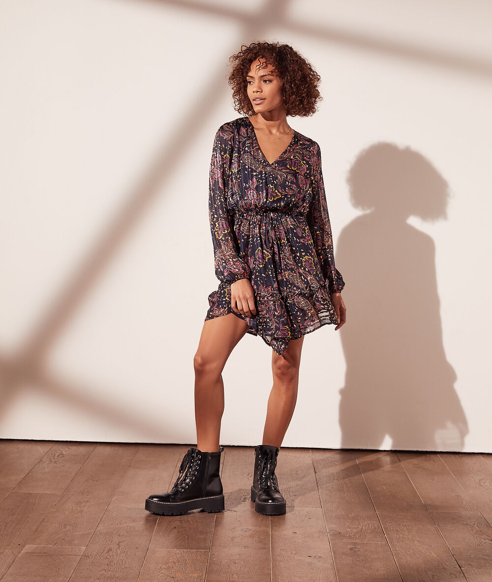Vestido estampado floral marino.