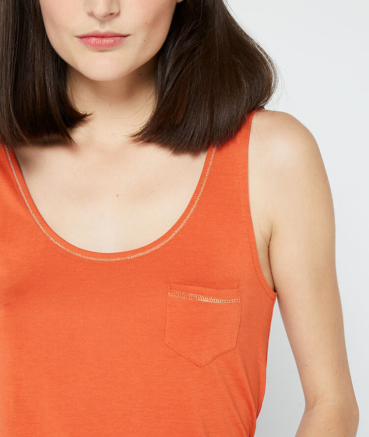 Camiseta lisa con detalles metalizados tomate.