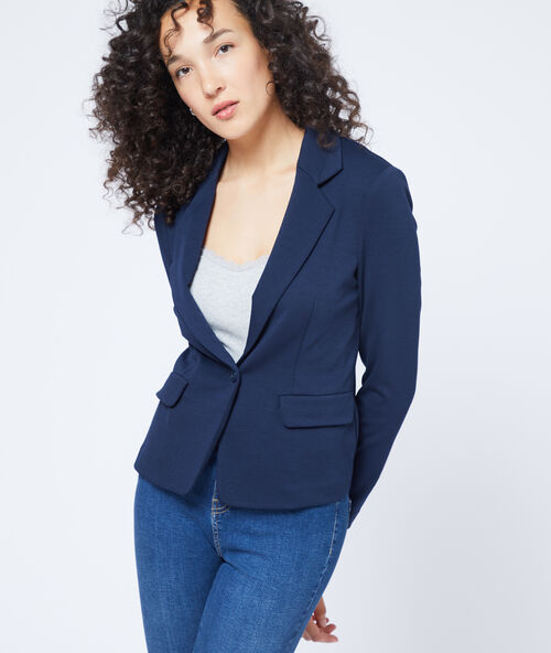 Chaqueta de sastre azul marino.