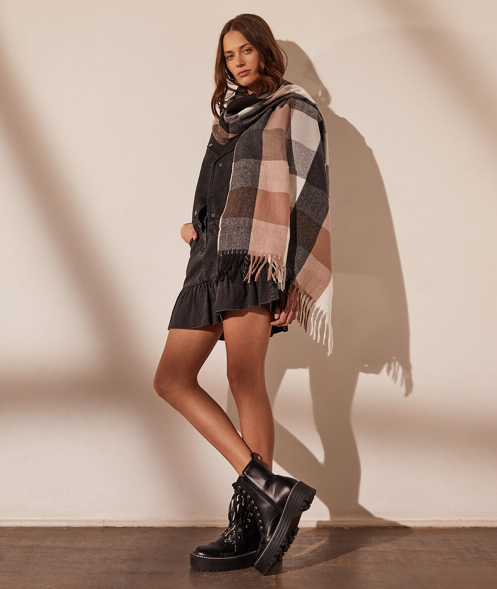 Bufanda estampada con flecos c.camel.