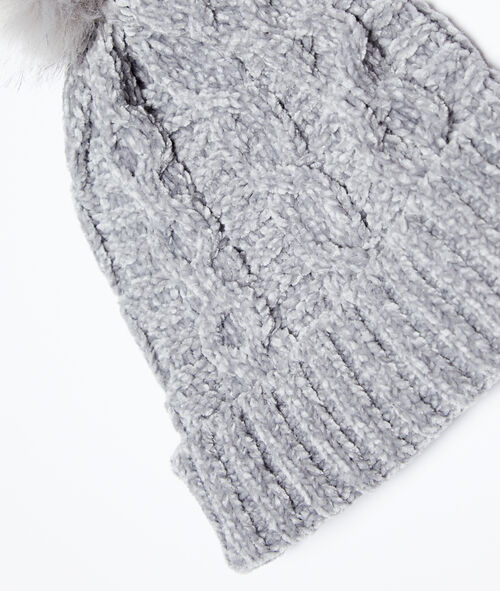 Gorro con pompón Gorro con pompón