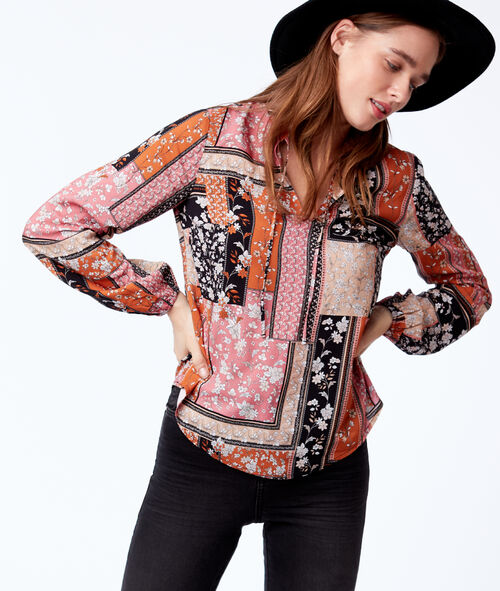 Blusa patchwork floral Blusa patchwork floral