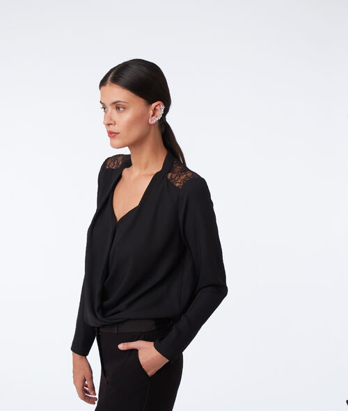 Blusa con detalles de encaje Blusa con detalles de encaje