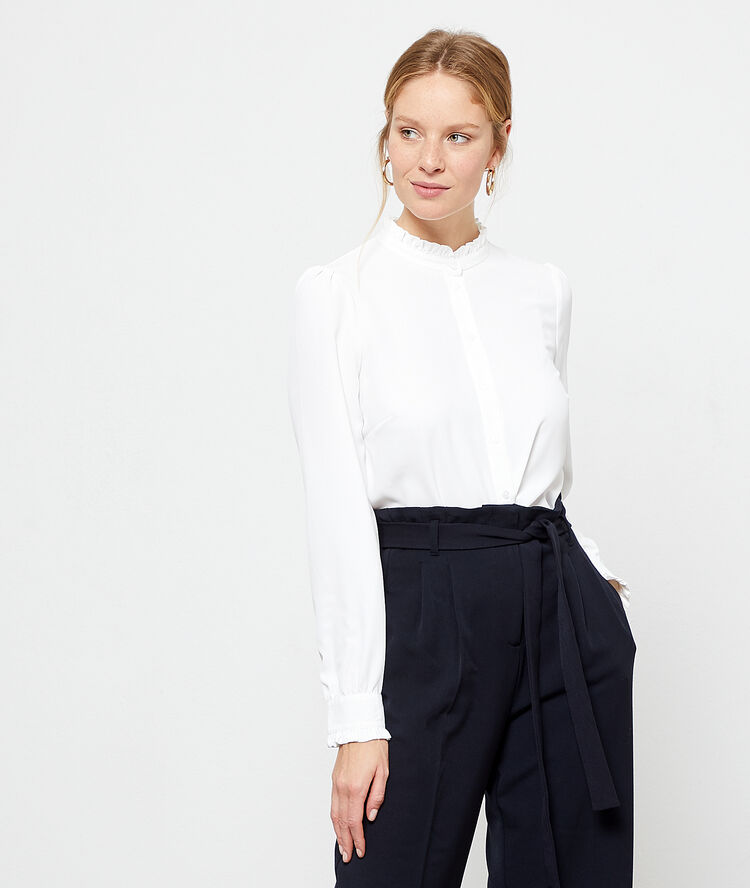 Camisa cuello con volantes crudo.