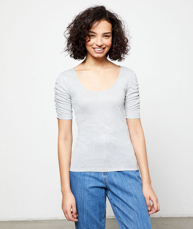 Camiseta metalizada plata.