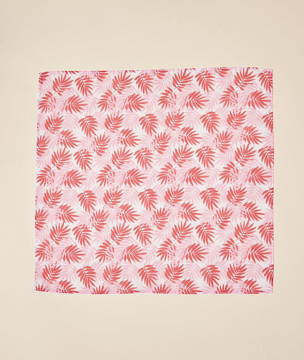 Pañuelo estampado floral rosa.