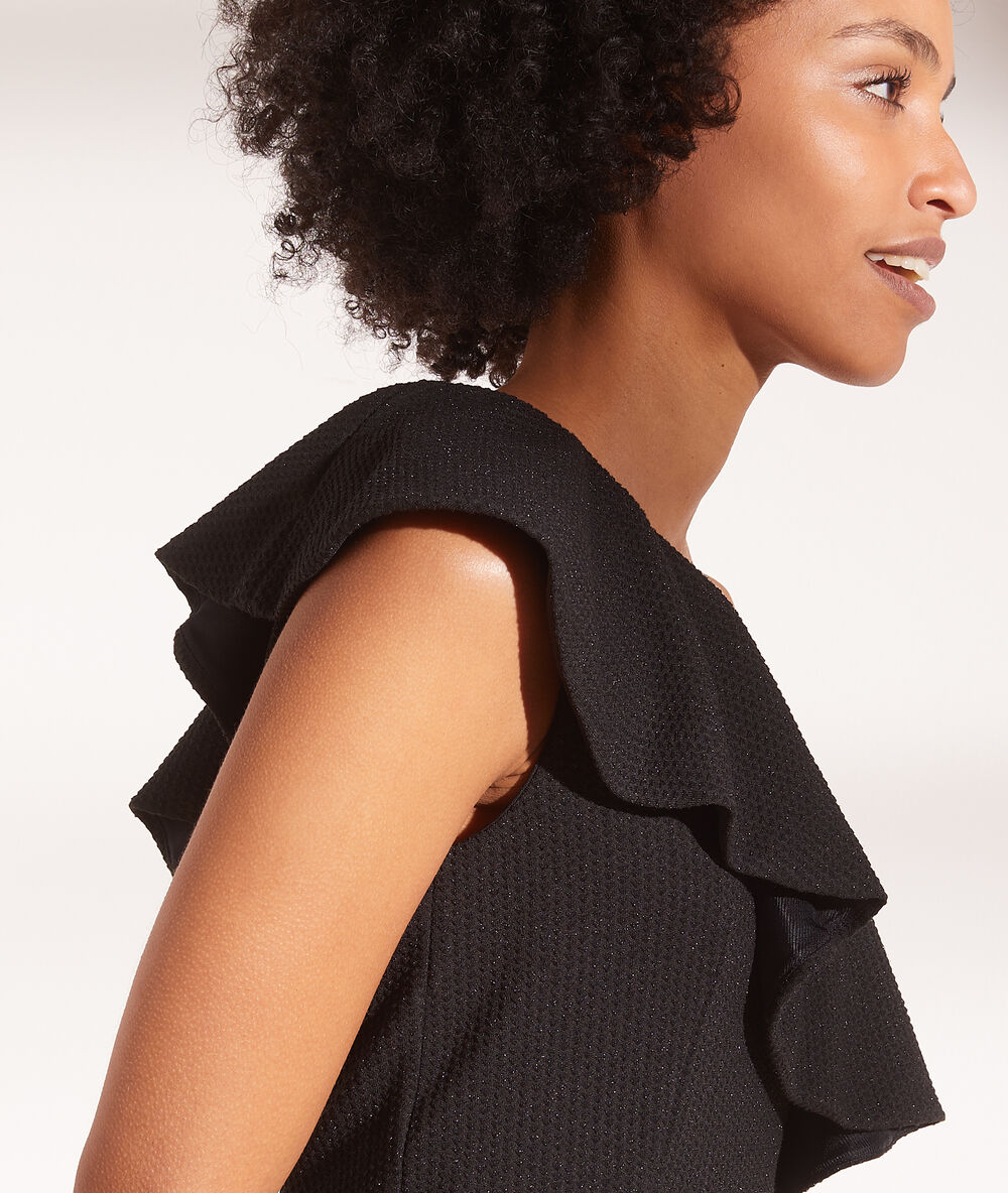 Vestido con volante 2 en 1 negro.
