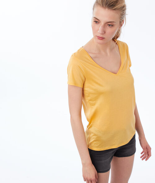 Camiseta lisa escote en V Camiseta lisa escote en V