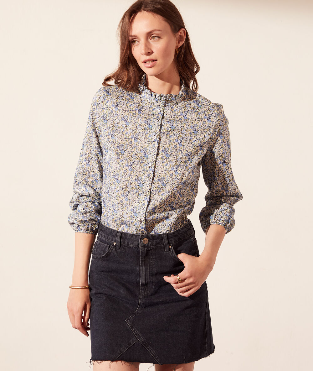 Camisa tejido liberty azul.