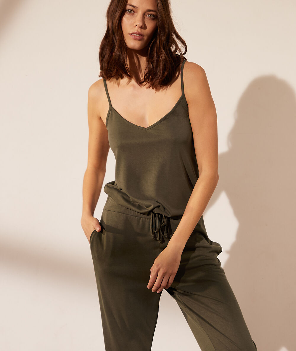 Pantalón jogger c.kaki.