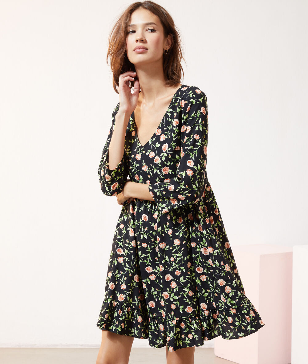 Vestido estampado floral negro.