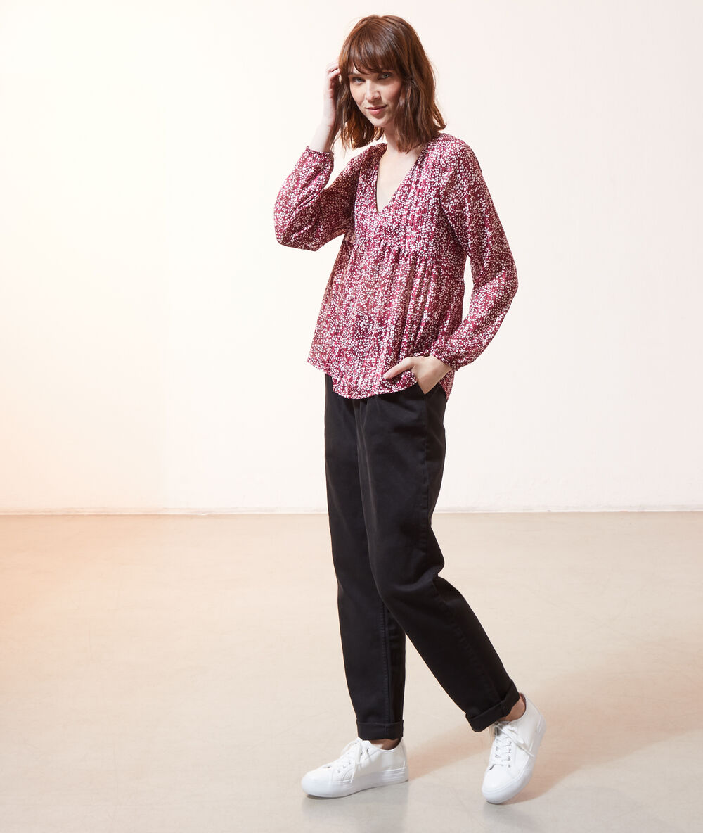 Blusa estampada 2 en 1 con top integrado burdeos.