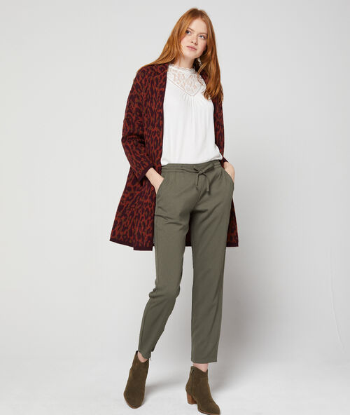 Chaqueta larga de lana estampado de leopardo rojo.