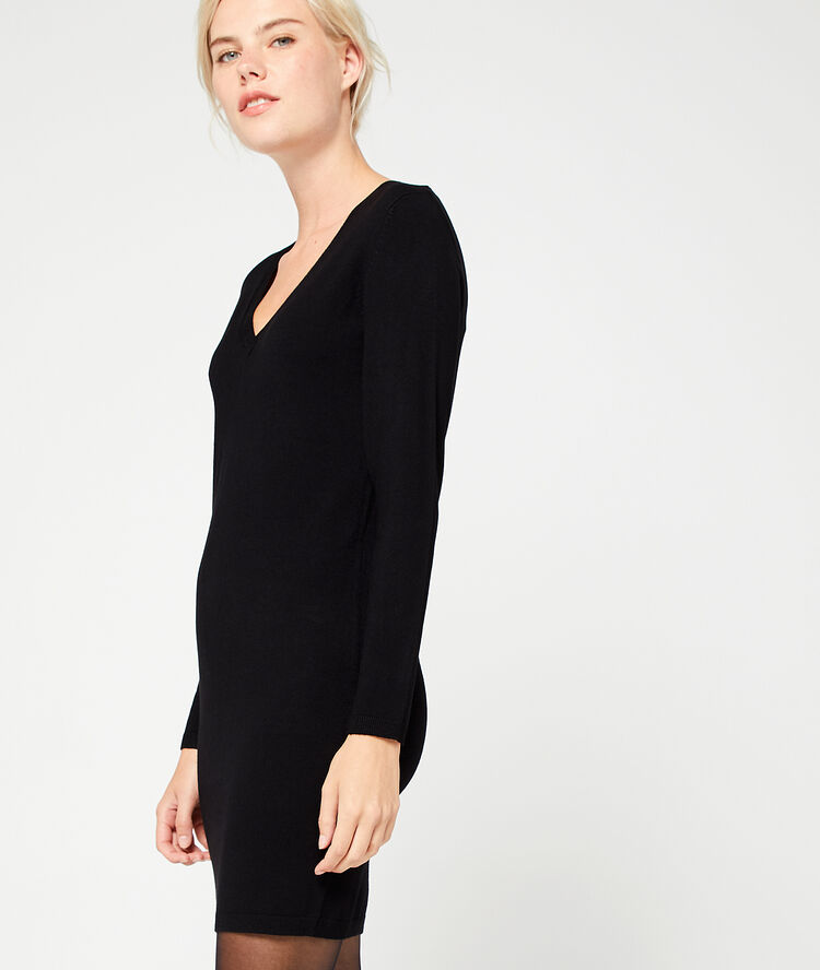 Vestido suéter negro.