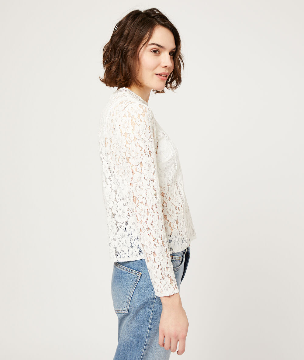 Blusa de guipur crudo.