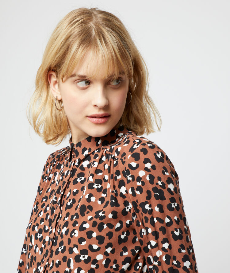 Camisa estampado leopardo tierra.